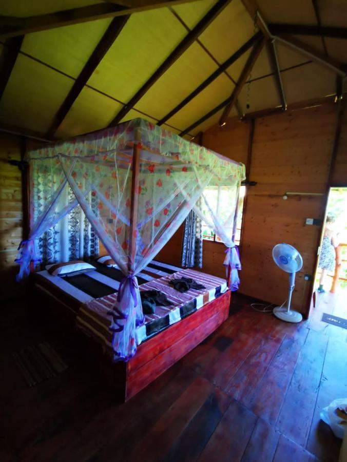 Lake Side View Cabana Tissamaharama Exterior foto